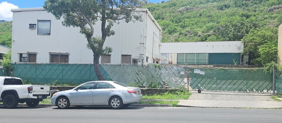 More Photos Of 99-1076 Iwaena St, Aiea Warehouse For Sale