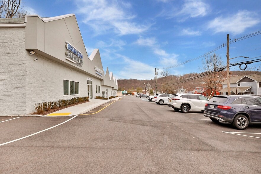 More Photos Of 10 Waldron Ave, Nyack Storefront For Lease