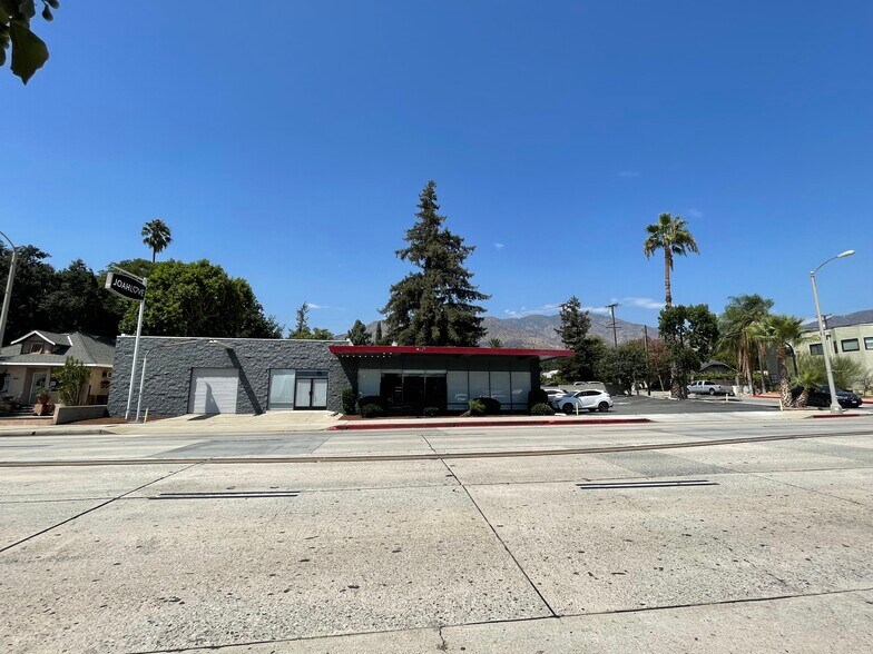 More Photos Of 401-405 W Foothill Blvd, Monrovia Freestanding For Lease