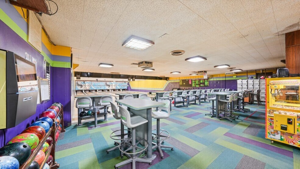 More Photos Of 210 Superior Ave, Tomah Bowling Alley For Sale