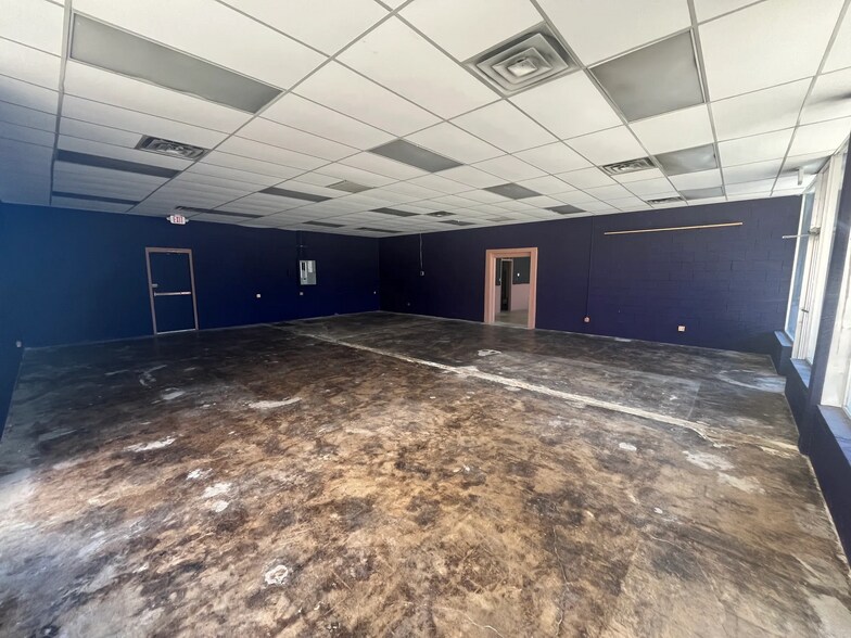 More Photos Of 749 Jenkins Ave, Norman General Retail For Lease