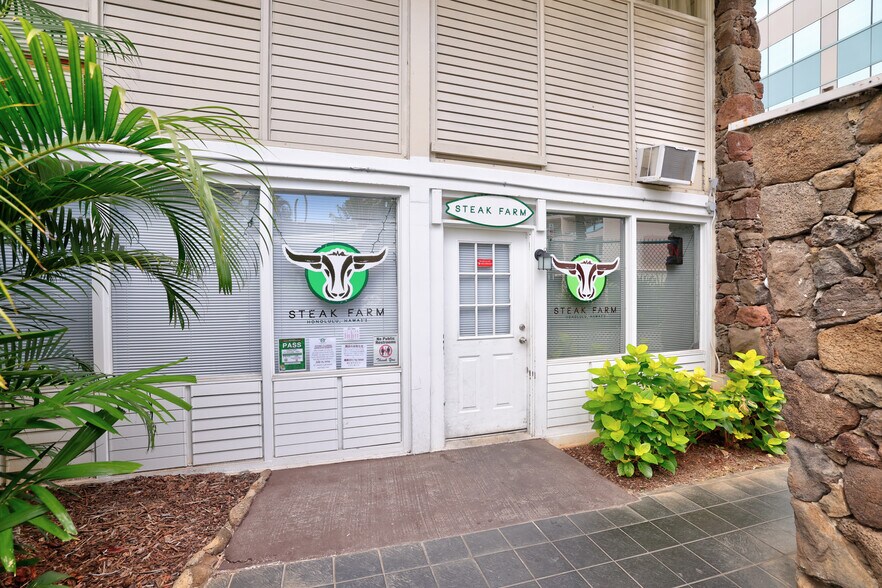 More Photos Of 260 Beach Walk, Honolulu Hotel For Lease