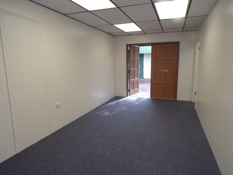 More Photos Of 2031 E Edgewood Dr, Lakeland Office For Lease
