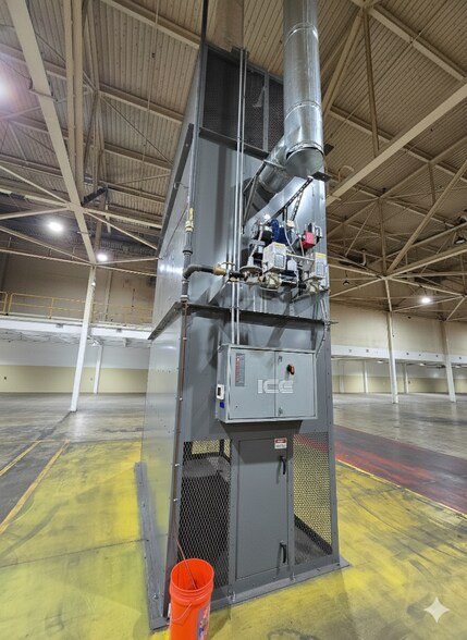 More Photos Of 6800 N Chestnut St, Ravenna Warehouse For Sale