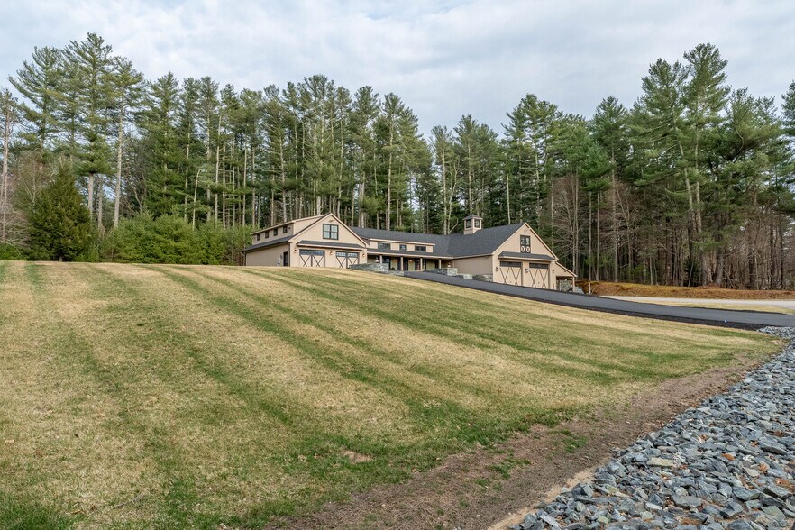 Primary Photo Of 110 Wauregan Rd, Canterbury Flex For Sale
