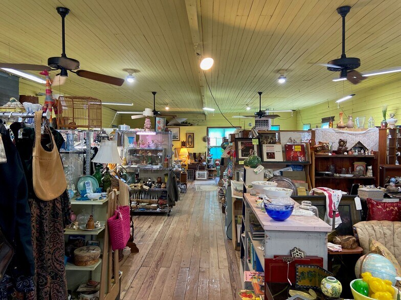 More Photos Of 108 Thigpen St, Carmine General Retail For Sale