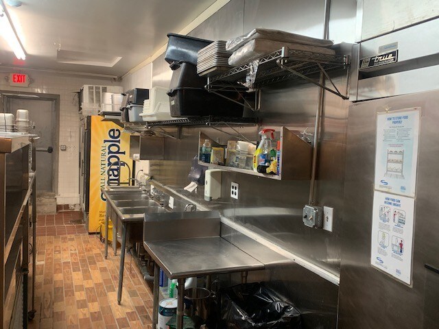 More Photos Of 38-40 S 19th St, Philadelphia Restaurant For Lease