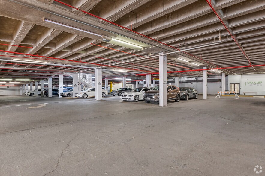 More Photos Of 400 S Zang Blvd, Dallas Office For Lease