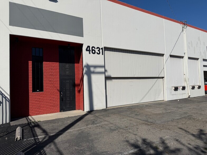More Photos Of 4605-4631 S Alameda St, Los Angeles Unknown For Lease