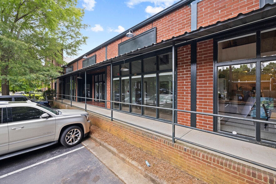 More Photos Of 226 W Washington St, Madison Freestanding For Sale