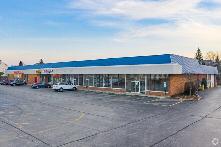 More Photos Of 2211-2223 Algonquin Rd, Rolling Meadows Freestanding For Lease