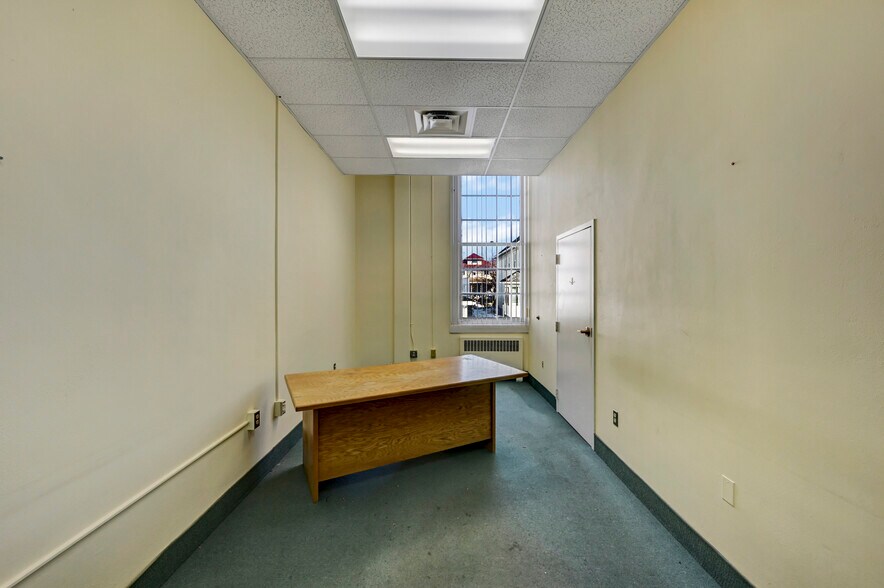 More Photos Of 301 Delaware Ave, Olyphant Office For Sale