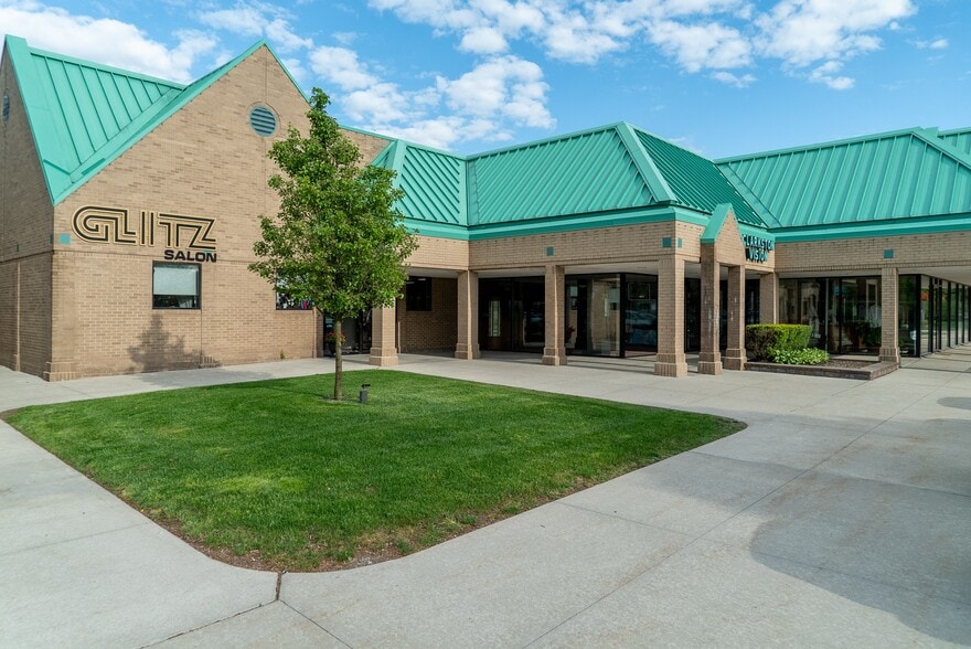 More Photos Of 7210 N Main St, Village of Clarkston Medical For Lease