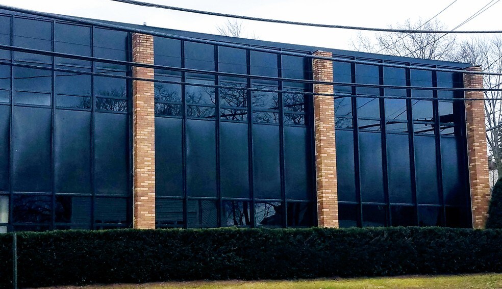 More Photos Of 63 Ramapo Valley Rd, Mahwah Office For Lease