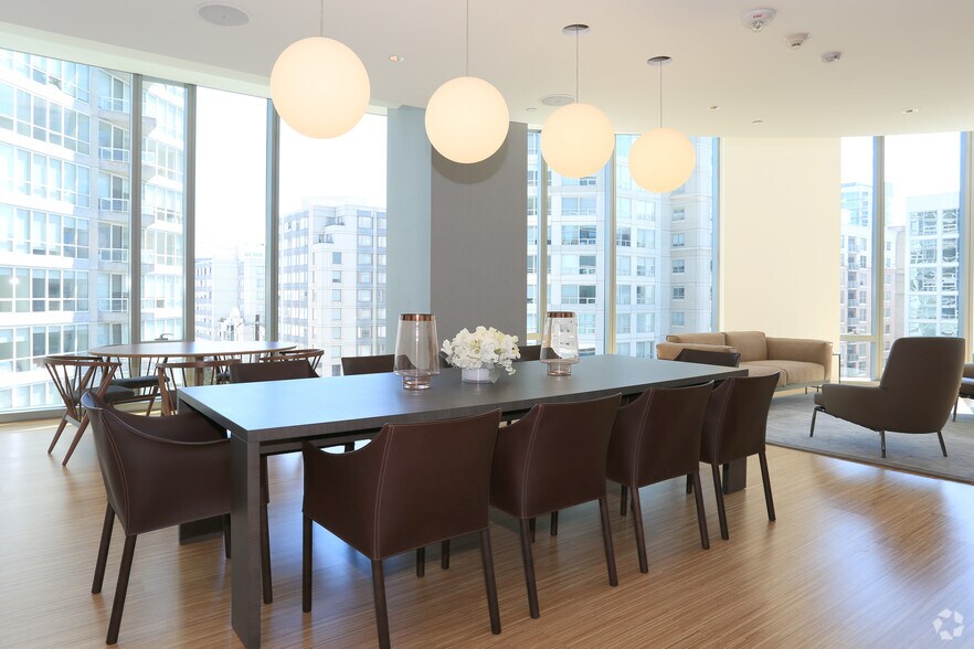 More Photos Of 399 Fremont St, San Francisco Apartments For Lease