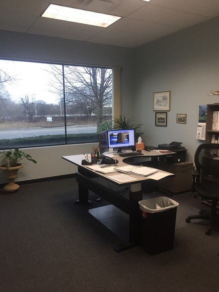 More Photos Of 15 Michael Ave, Farmingdale Light Manufacturing For Lease