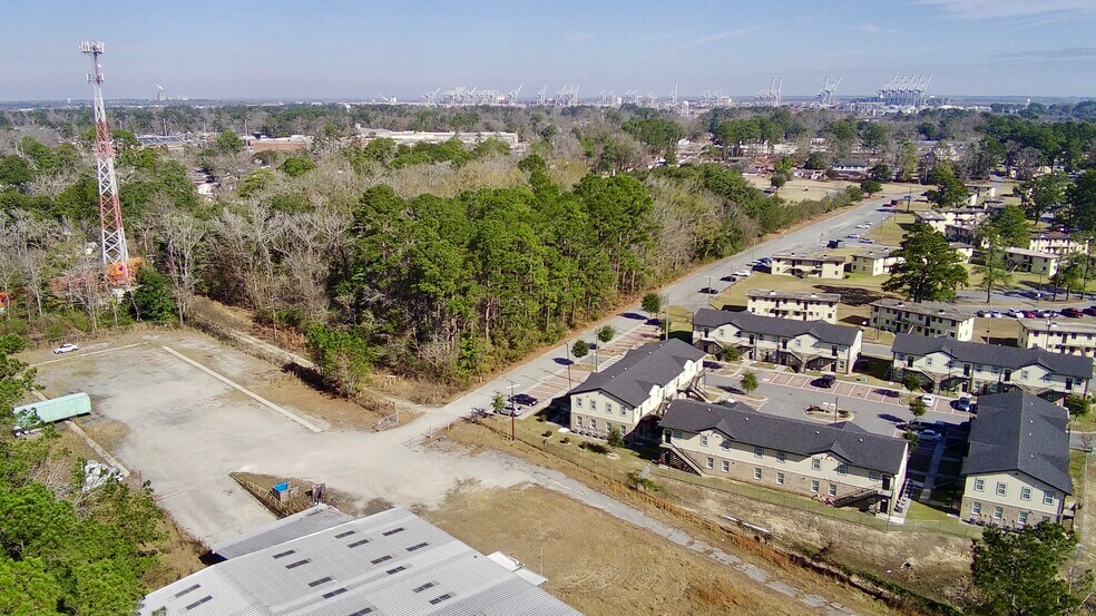 More Photos Of 111 Sparkman Dr, Garden City Warehouse For Lease
