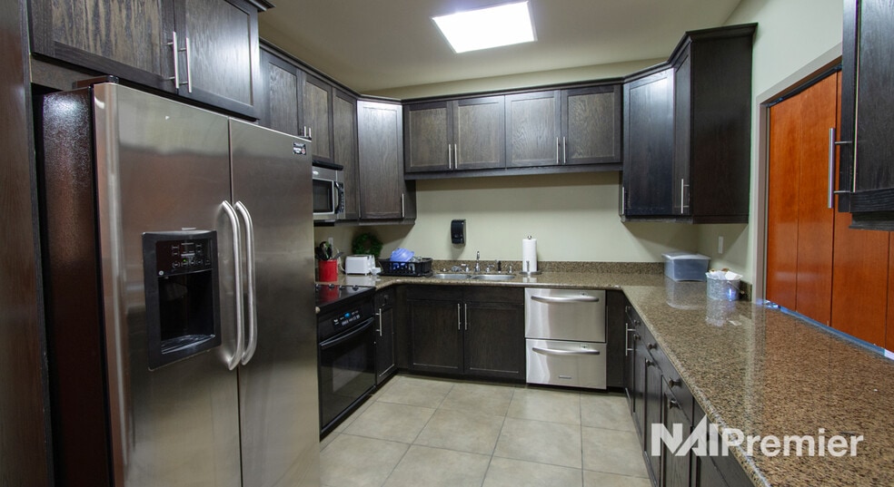 More Photos Of 6150 S Redwood Rd, Salt Lake City Office For Sale