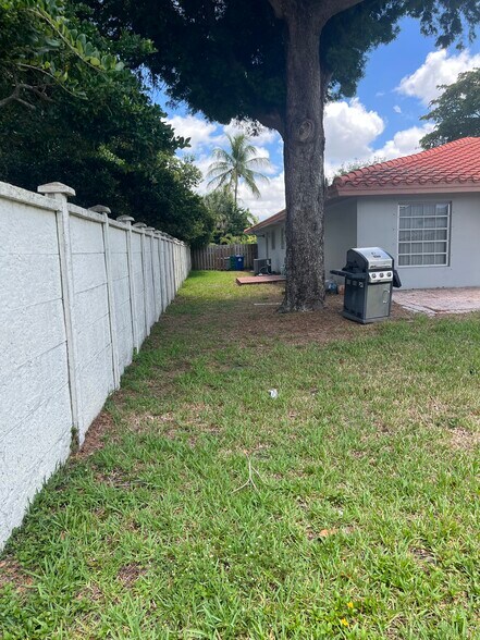 More Photos Of 3310 NW 90th Ave, Coral Springs Multifamily For Sale