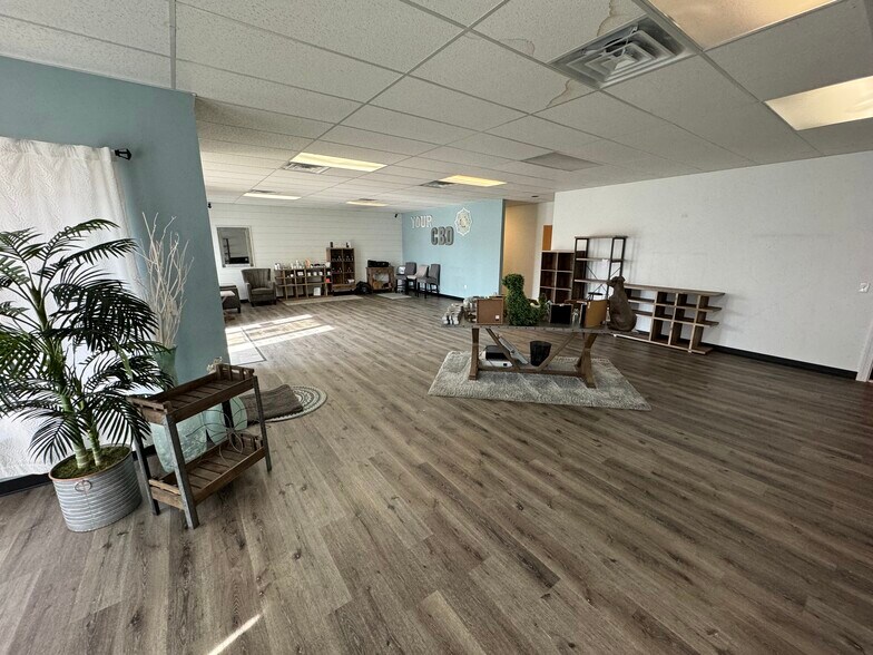 More Photos Of 3402 N Richmond St, Appleton Storefront Retail Office For Lease