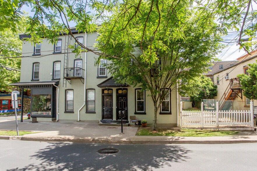 More Photos Of 41 Church St, Lambertville Apartments For Sale
