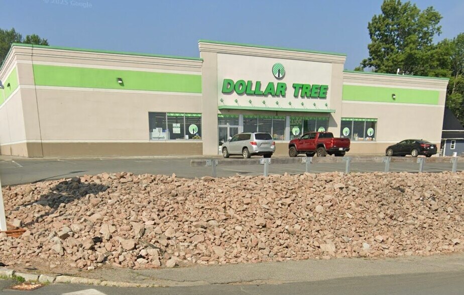 More Photos Of 153 S Main St, Calais Freestanding For Lease