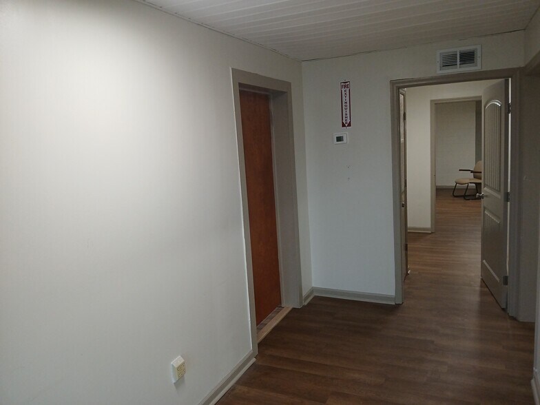 More Photos Of 1718 Creighton Ave SE, Decatur Flex For Sale