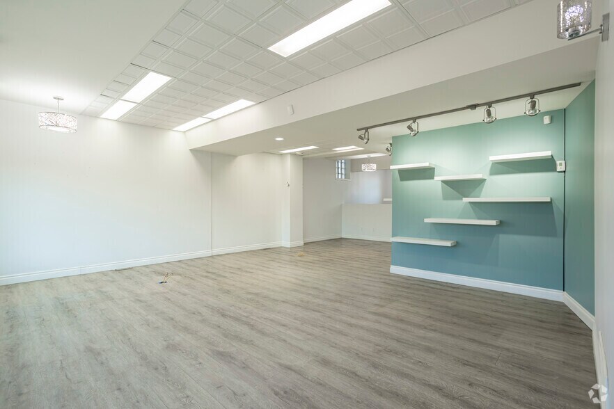 More Photos Of 1904 20th Ave NW, Calgary Storefront Retail Office For Lease