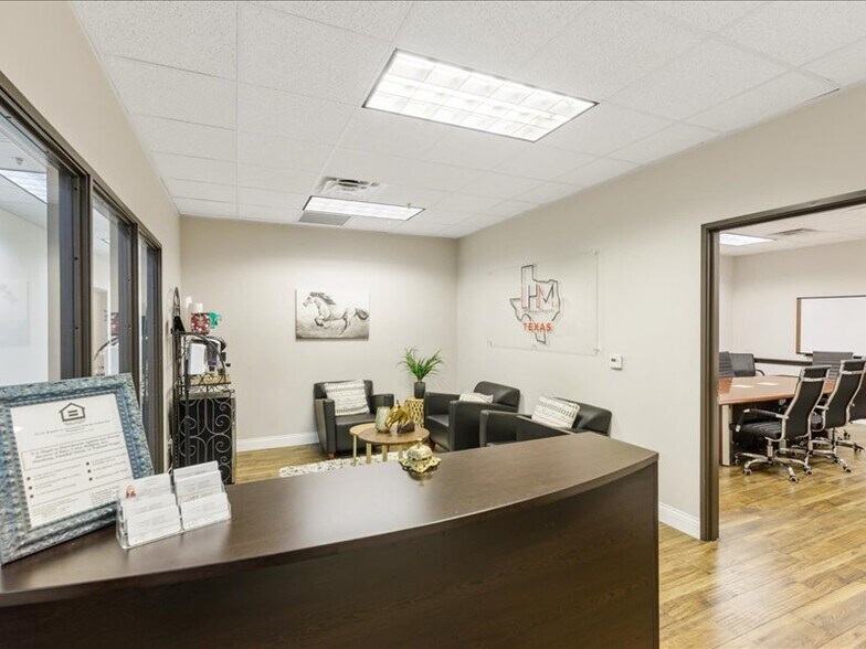 More Photos Of 4101 William D Tate Ave, Grapevine Office For Lease