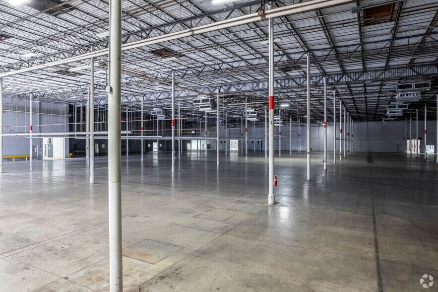 More Photos Of 4905 Moores Mill Rd, Huntsville Manufacturing For Lease
