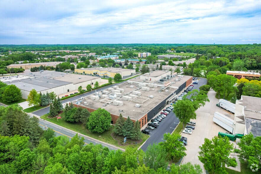 More Photos Of 1185 Willow Lake Blvd, Vadnais Heights Warehouse For Lease