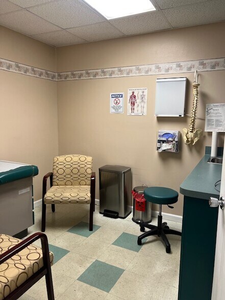 More Photos Of 101 Clearwater Largo Rd N, Largo Medical For Lease