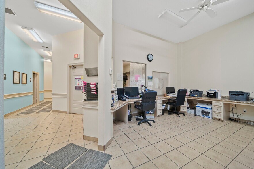 More Photos Of 26 Professional Park Dr, Webster Office For Sale
