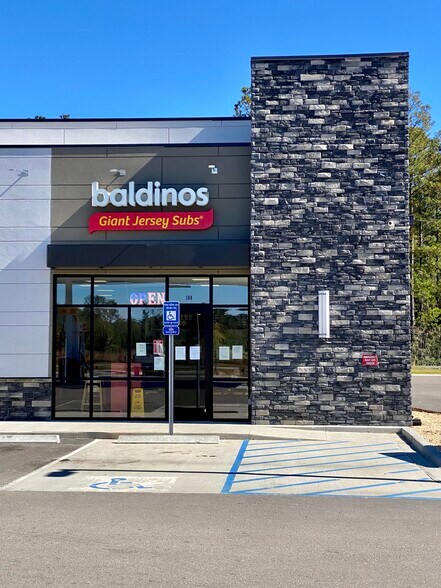 More Photos Of 2890 Little Neck Rd, Bloomingdale Restaurant For Lease