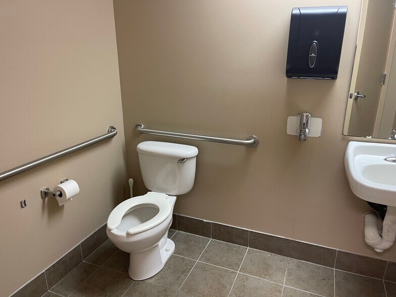 More Photos Of 3617 Perkins Rd, Baton Rouge General Retail For Sale