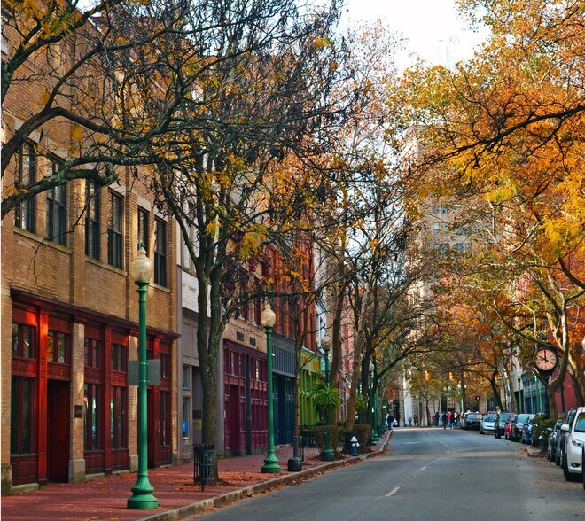 More Photos Of 232 Capitol St, Charleston Unknown For Lease