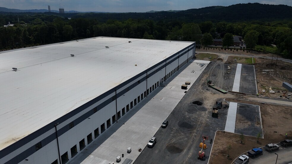 More Photos Of 120 Manunka Chunk Road, Belvidere Distribution For Lease