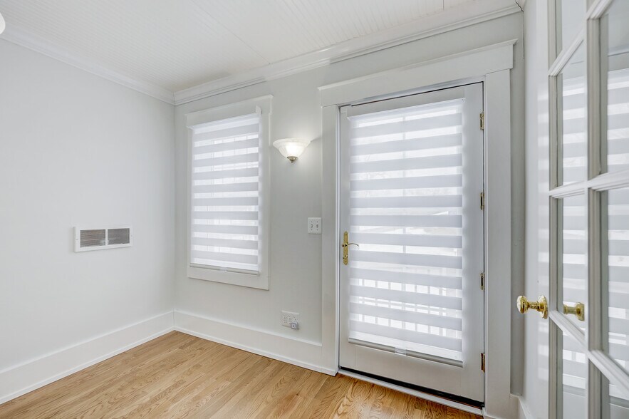 More Photos Of 2520 Rochester Rd, Royal Oak Office For Lease