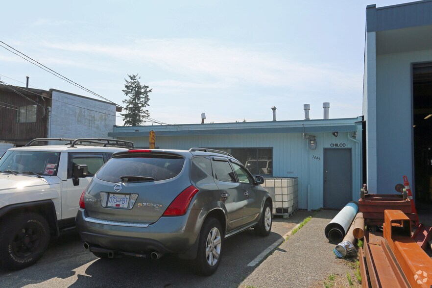 More Photos Of 1449 Charlotte Rd, North Vancouver Service For Lease