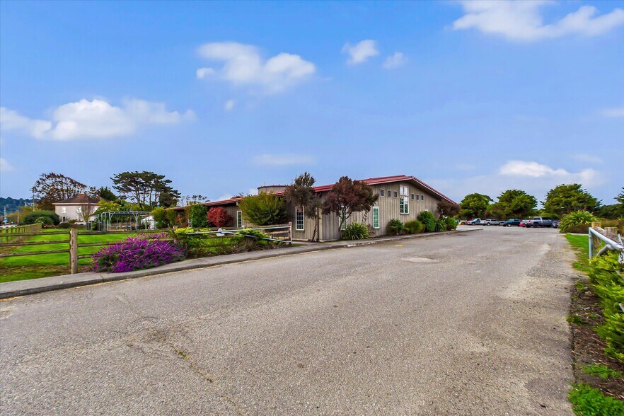 More Photos Of 1593 Market St, Ferndale General Retail For Sale