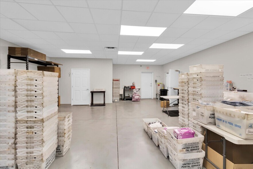 More Photos Of 2504 Merchant Ave, Odessa Warehouse For Lease