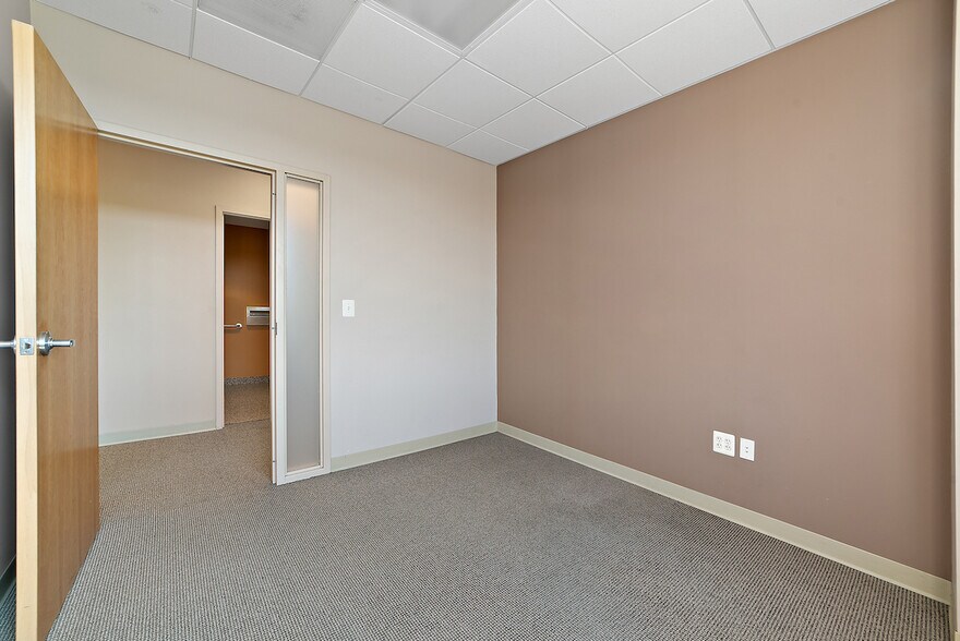 More Photos Of 44320 Premier Plaza, Ashburn Office For Sale