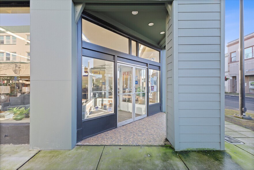 More Photos Of 301 Main Ave, Tillamook General Retail For Sale