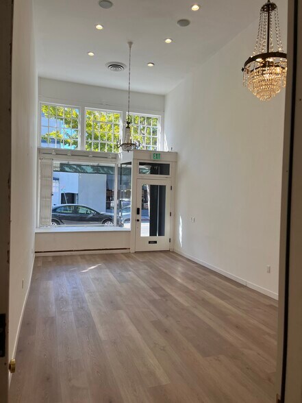 More Photos Of 2967 College Ave, Berkeley Restaurant For Lease