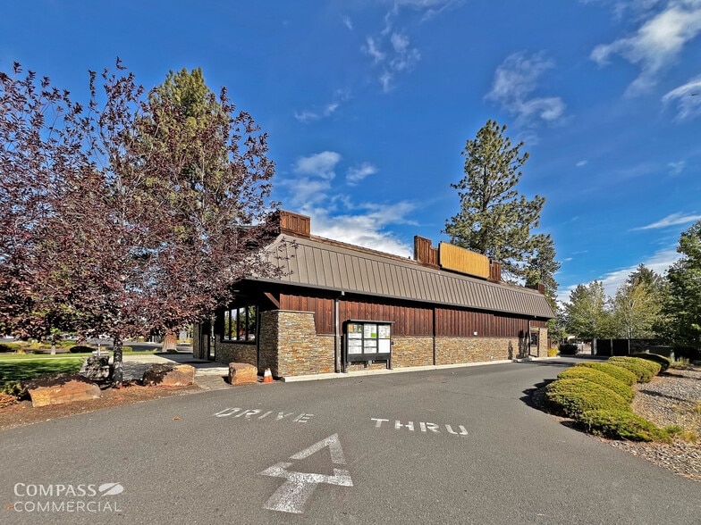 More Photos Of 620 N Arrowleaf Trl, Sisters Restaurant For Lease