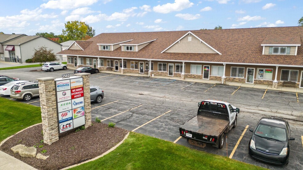 More Photos Of 2502 Beech St, Valparaiso Storefront For Sale