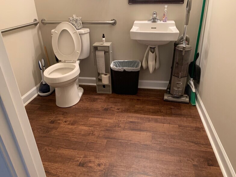More Photos Of 6030 Bethelview Rd, Cumming Medical For Lease