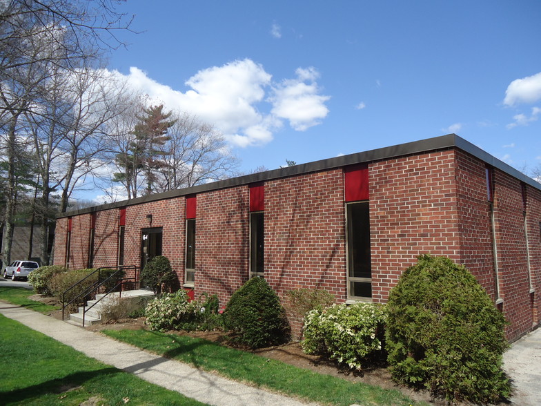 Primary Photo Of 4-6 Avenue E, Hopkinton Warehouse For Lease