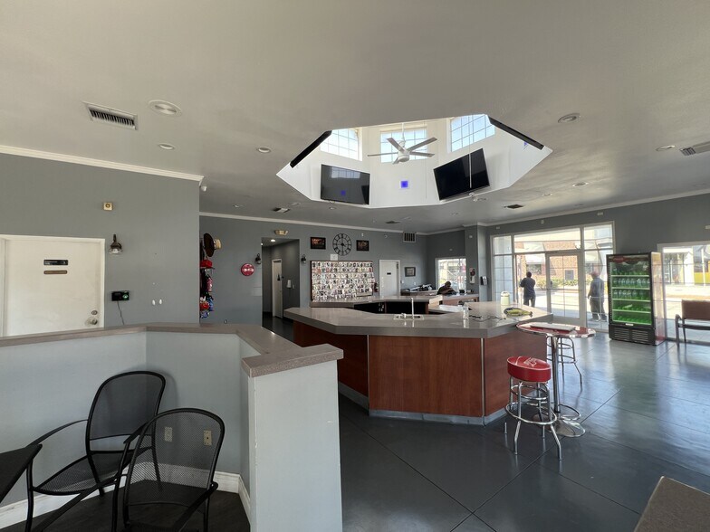 More Photos Of 1697 W Lacey Blvd, Hanford Carwash For Lease