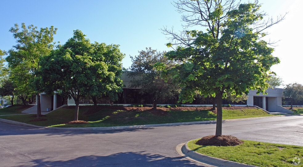 More Photos Of 8201 S Cass Ave, Darien Unknown For Lease